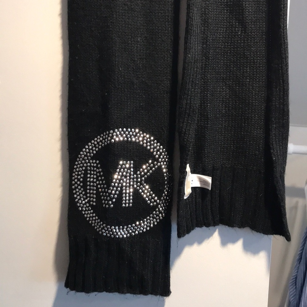 Mkors scarf